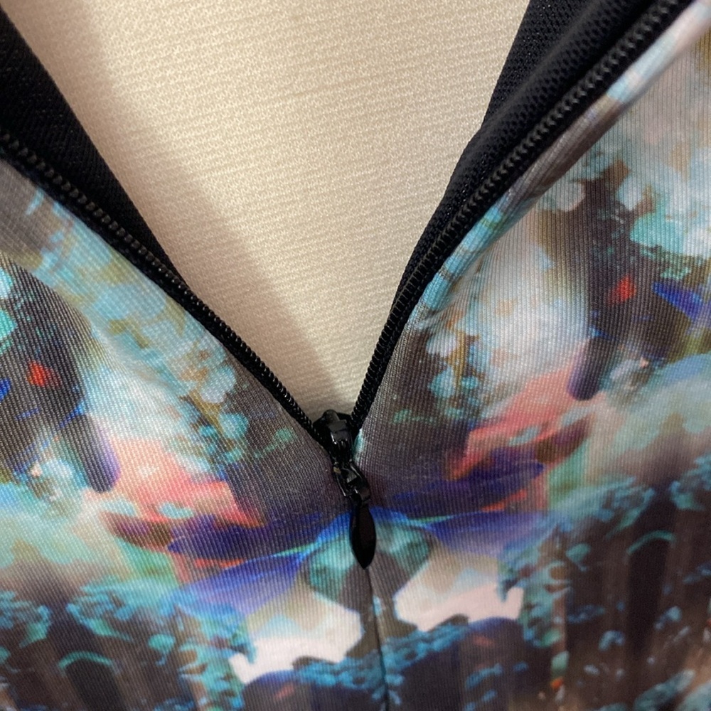 Nicole Miller Fitted Sheath Dress Abstract Floral Print Size 6 - Picture 8 of 14